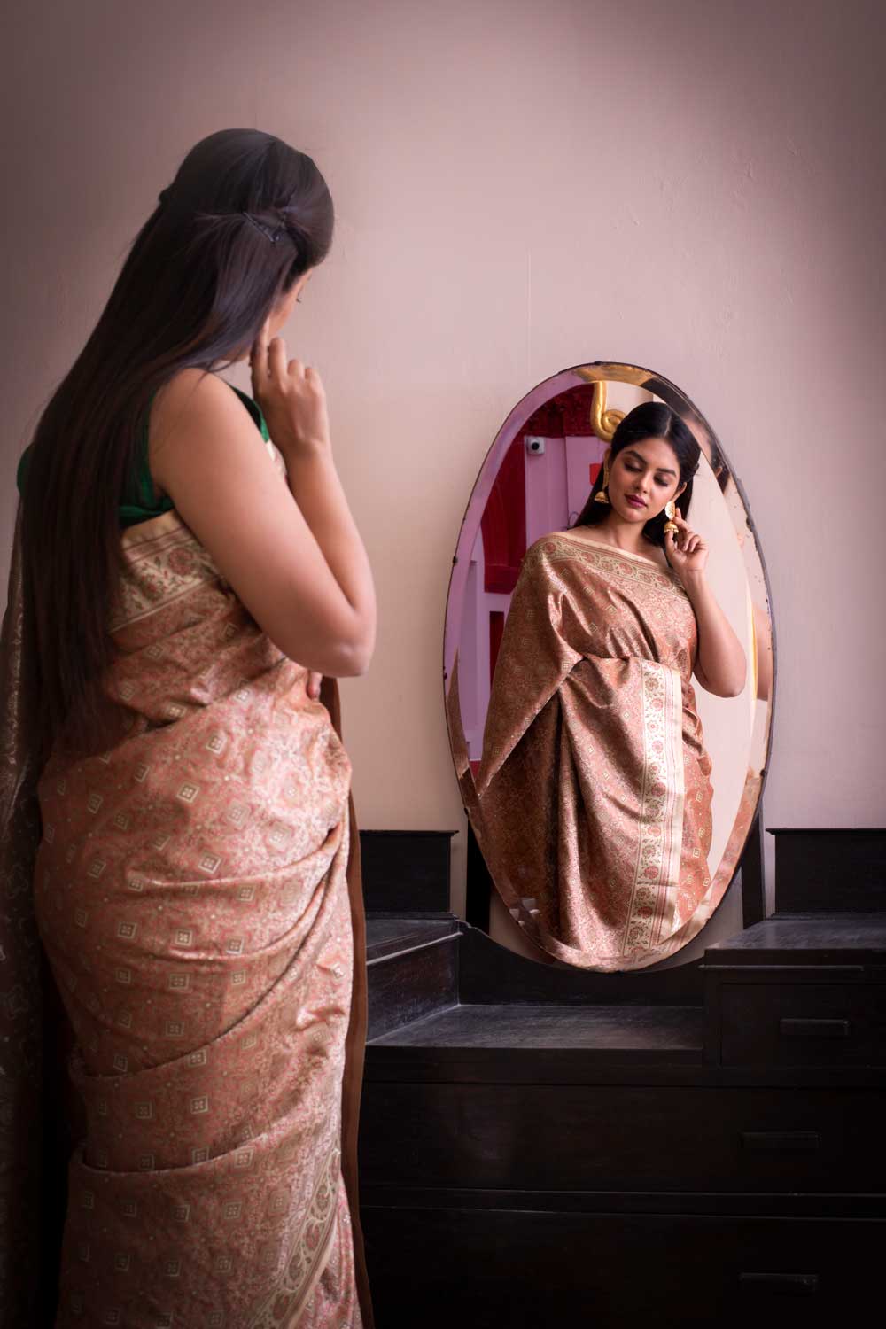 Beige Tussar Tanchoi Banarasi Saree With Blouse Beige Tussar Tanchoi Banarasi Saree With Blouse