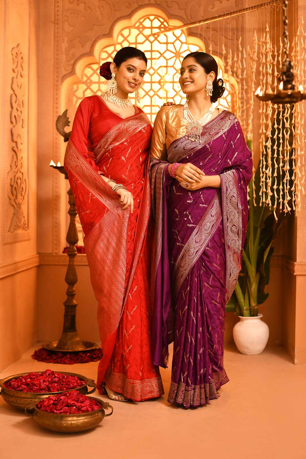 Red 'shikargah' Mushru Satin Banarasi Handloom Saree With Tanchoi Jaal Red 'shikargah' Mushru Satin Banarasi Handloom Saree With Tanchoi Jaal