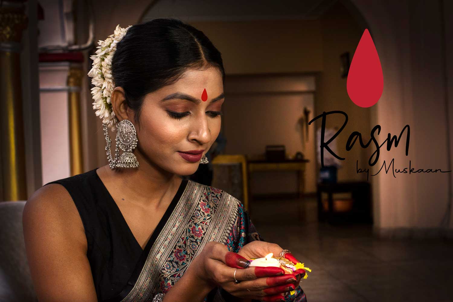 Black Tanchoi Jamawar Banarasi Handloom Saree Black Tanchoi Jamawar Banarasi Handloom Saree