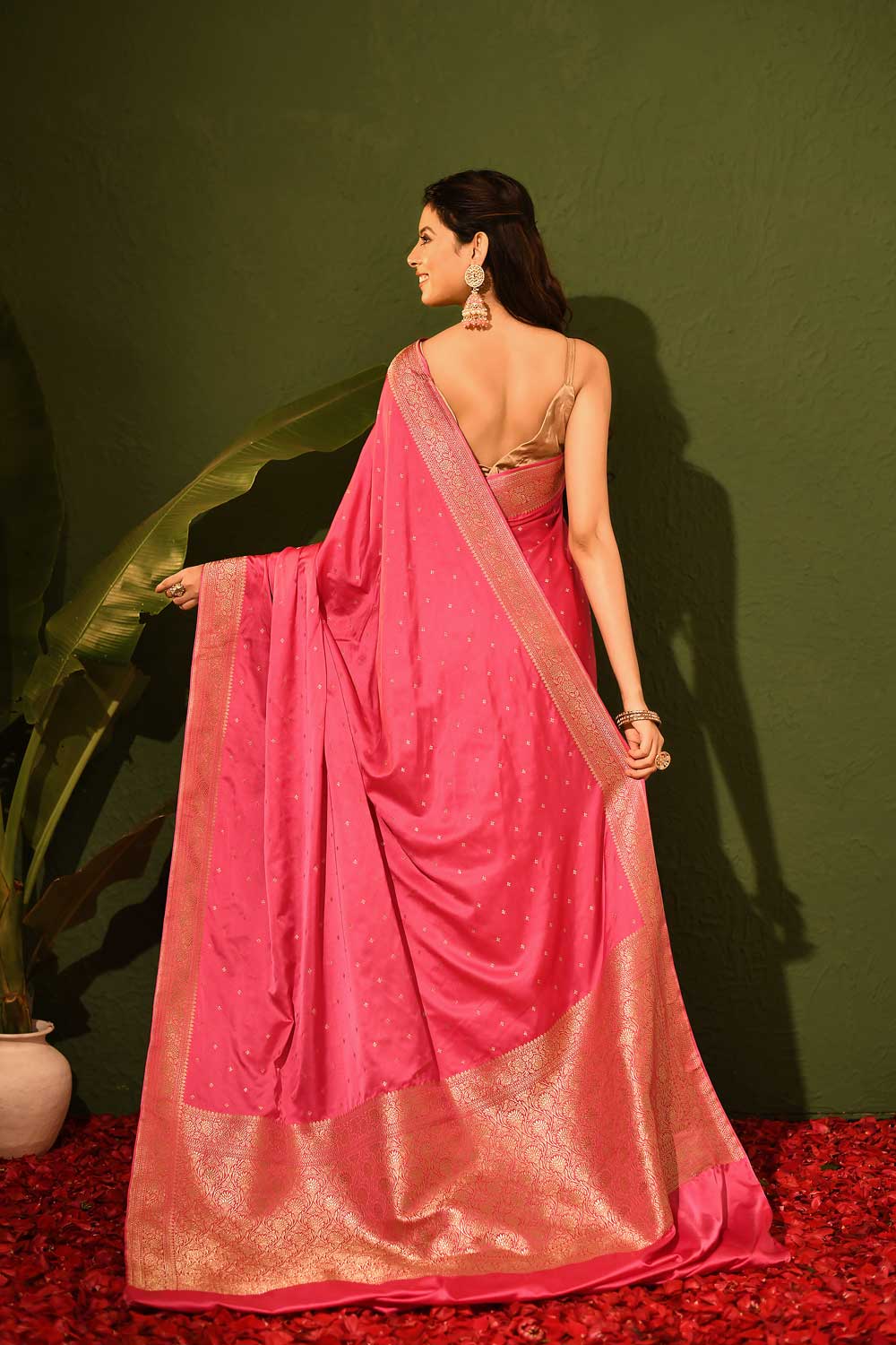 Pink Mushru Satin Banarasi Handloom Saree With Handwoven Booti And Border Pink Mushru Satin Banarasi Handloom Saree With Handwoven Booti And Border