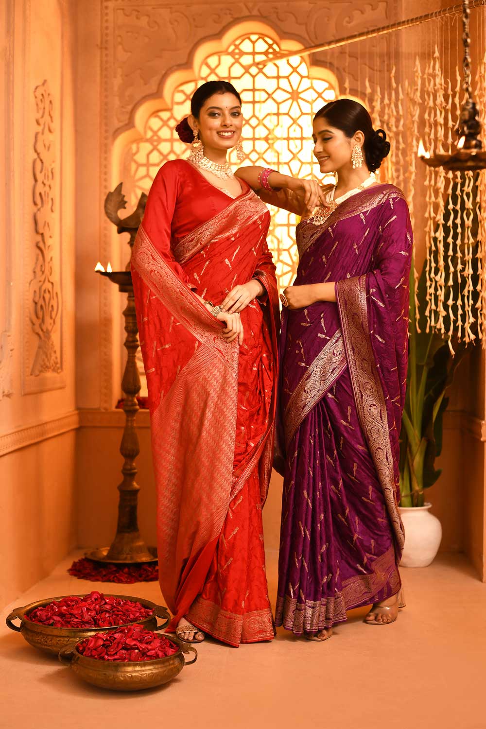 Red 'shikargah' Mushru Satin Banarasi Handloom Saree With Tanchoi Jaal Red 'shikargah' Mushru Satin Banarasi Handloom Saree With Tanchoi Jaal