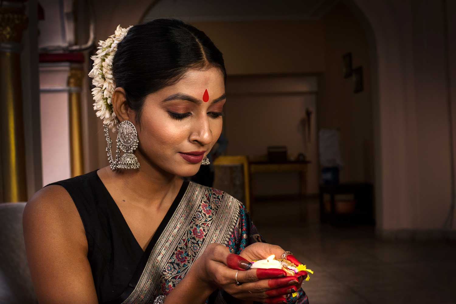 Black Tanchoi Jamawar Banarasi Handloom Saree Black Tanchoi Jamawar Banarasi Handloom Saree