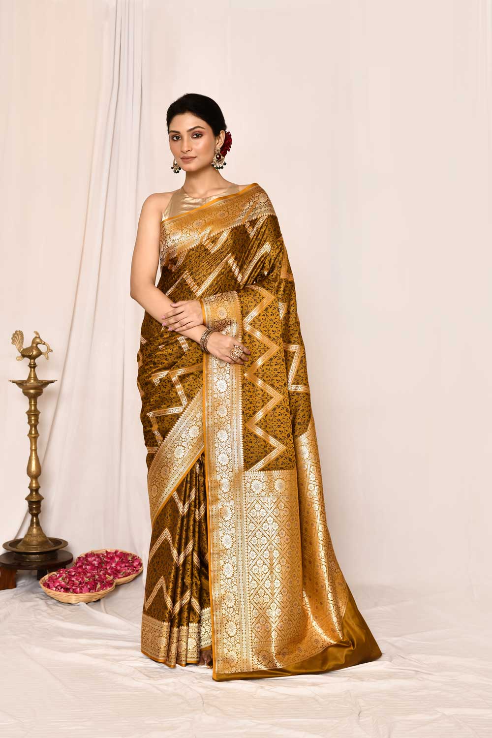 Mustard-Green Semi Katan Mushru Satin  Banarasi Handloom Saree Mustard-Green Semi Katan Mushru Satin  Banarasi Handloom Saree