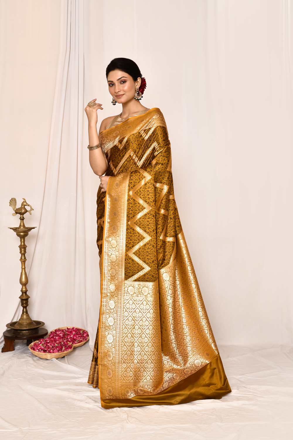 Mustard-Green Semi Katan Mushru Satin  Banarasi Handloom Saree Mustard-Green Semi Katan Mushru Satin  Banarasi Handloom Saree