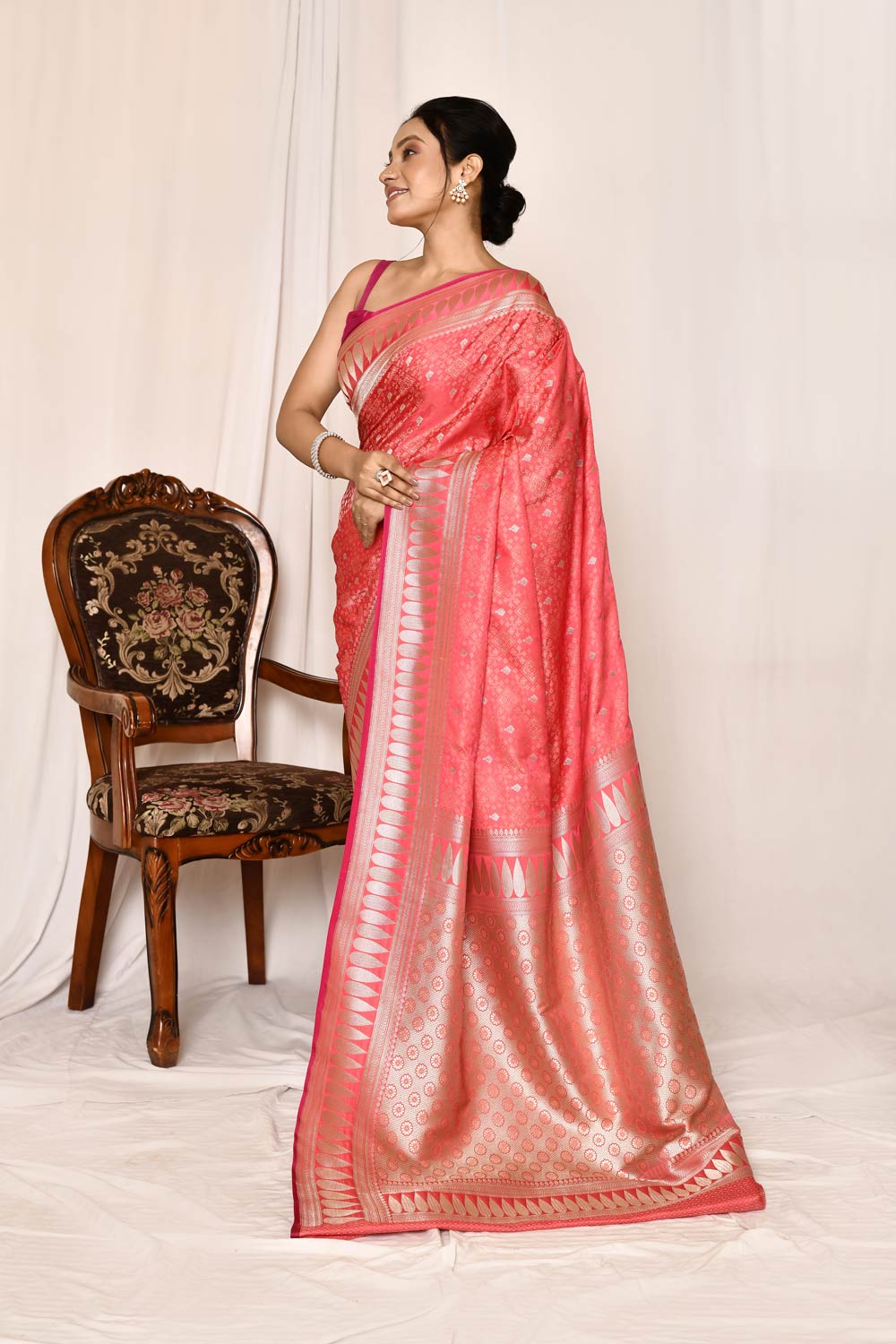 Pink -Peach Semi Katan Mushru Satin Banarasi Handloom Saree Pink -Peach Semi Katan Mushru Satin Banarasi Handloom Saree