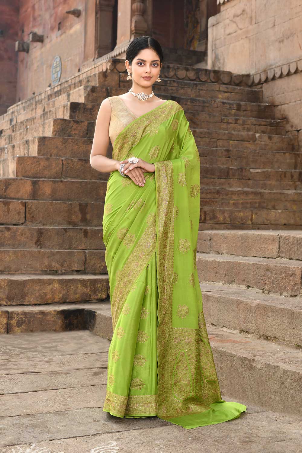 Parrot Green Pure Crepe Georgette Banarasi Handloom Silk Saree Parrot Green Pure Crepe Georgette Banarasi Handloom Silk Saree