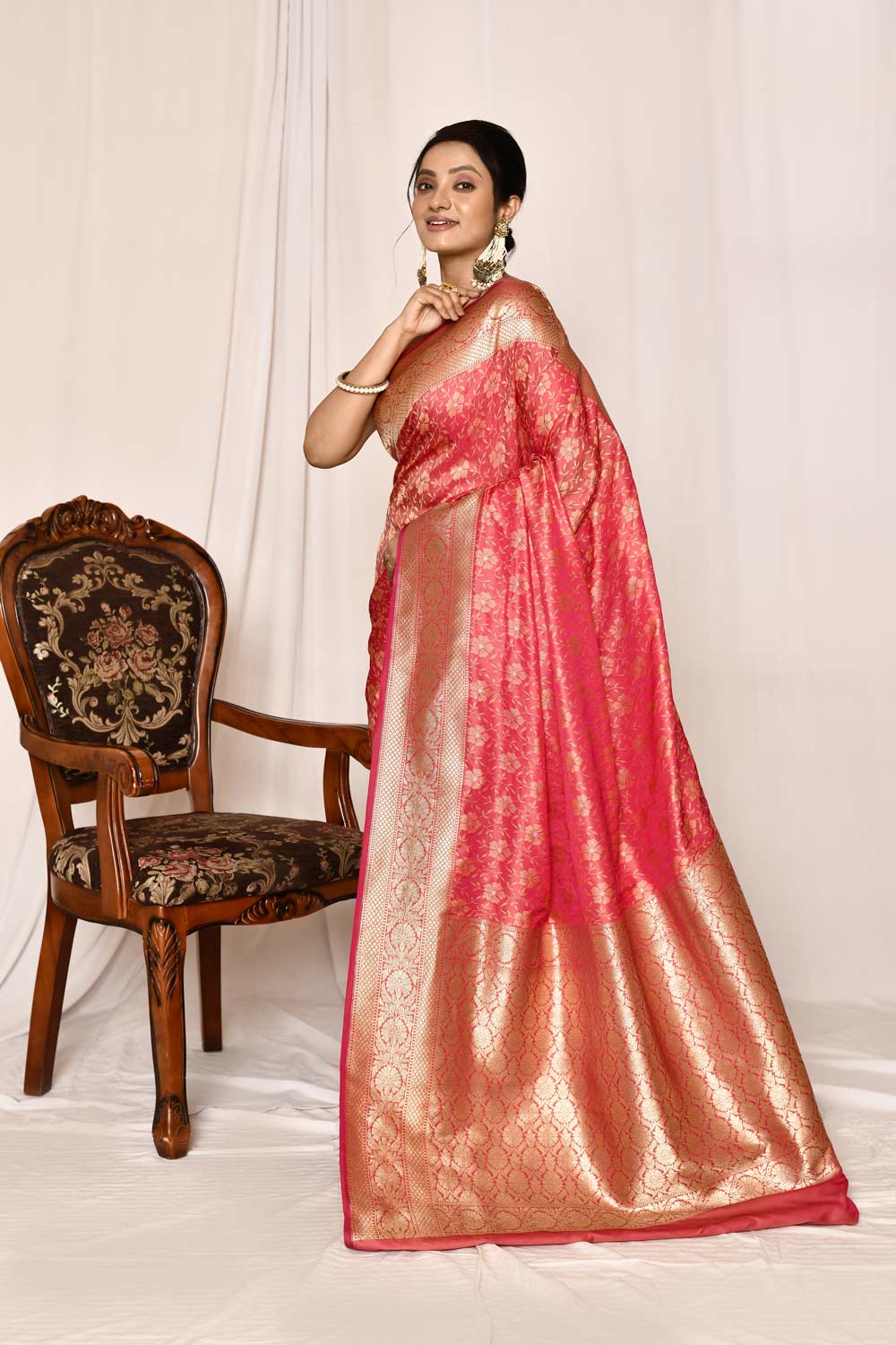 Peach-Pink Semi katan Mushru Satin Banarasi Handloom Saree Peach-Pink Semi katan Mushru Satin Banarasi Handloom Saree