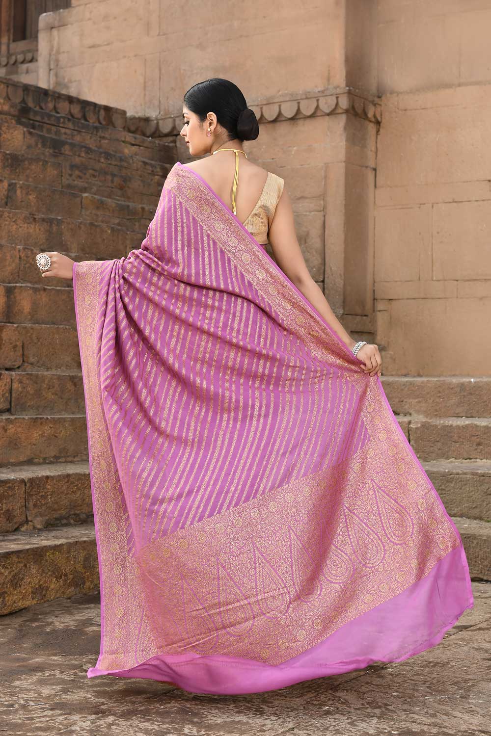 Lilac Pink Pure Crepe Georgette Banarasi Handloom Silk Saree Lilac Pink Pure Crepe Georgette Banarasi Handloom Silk Saree