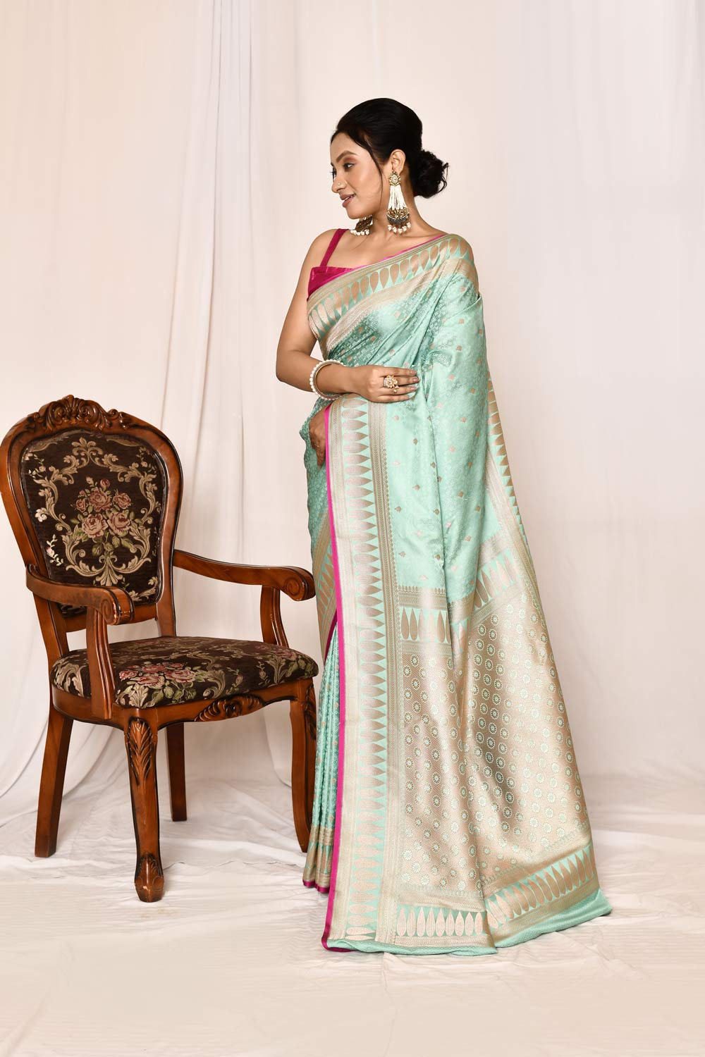 Pastel Mint Semi katan Mushru Satin Banarasi Handloom Saree Pastel Mint Semi katan Mushru Satin Banarasi Handloom Saree