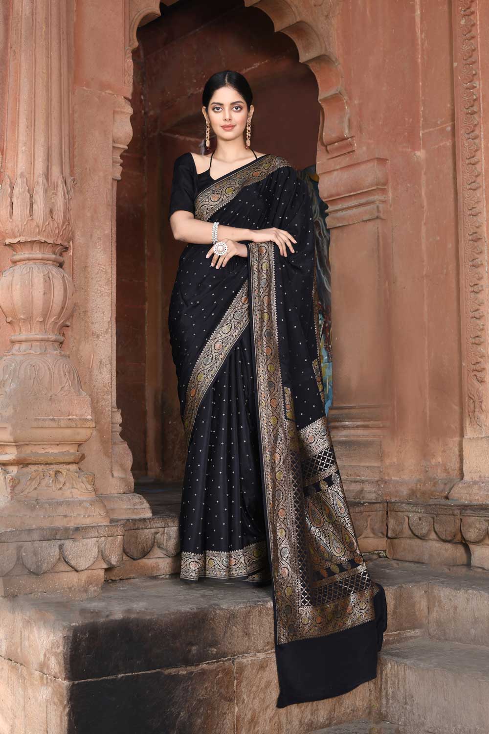 Black Pure Crepe Georgette Banarasi Handloom Silk Saree Black Pure Crepe Georgette Banarasi Handloom Silk Saree