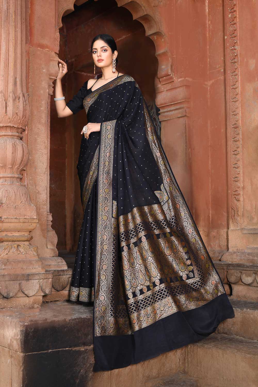 Black Pure Crepe Georgette Banarasi Handloom Silk Saree Black Pure Crepe Georgette Banarasi Handloom Silk Saree