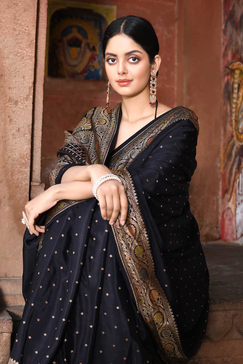 Black Pure Crepe Georgette Banarasi Handloom Silk Saree Black Pure Crepe Georgette Banarasi Handloom Silk Saree