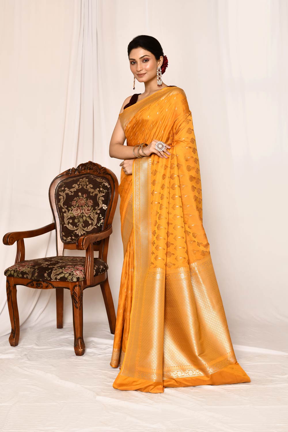 Yellow- Mustard Semi Katan Mushru Satin Banarasi Handloom Saree Yellow- Mustard Semi Katan Mushru Satin Banarasi Handloom Saree