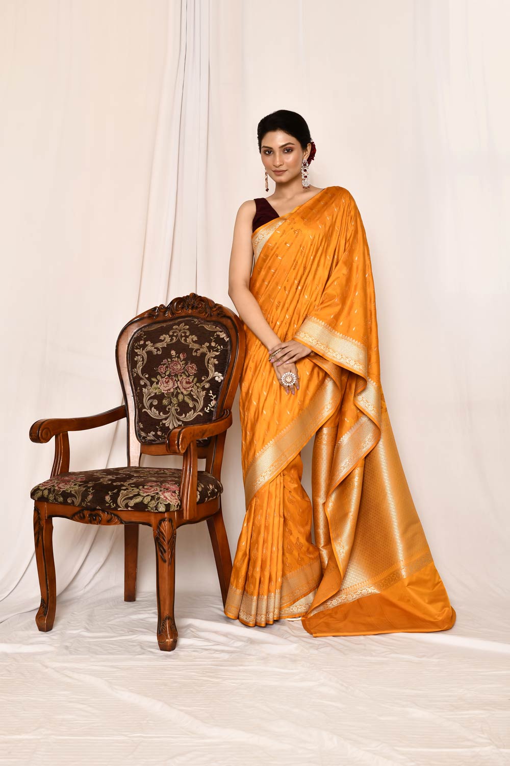 Yellow- Mustard Semi Katan Mushru Satin Banarasi Handloom Saree Yellow- Mustard Semi Katan Mushru Satin Banarasi Handloom Saree