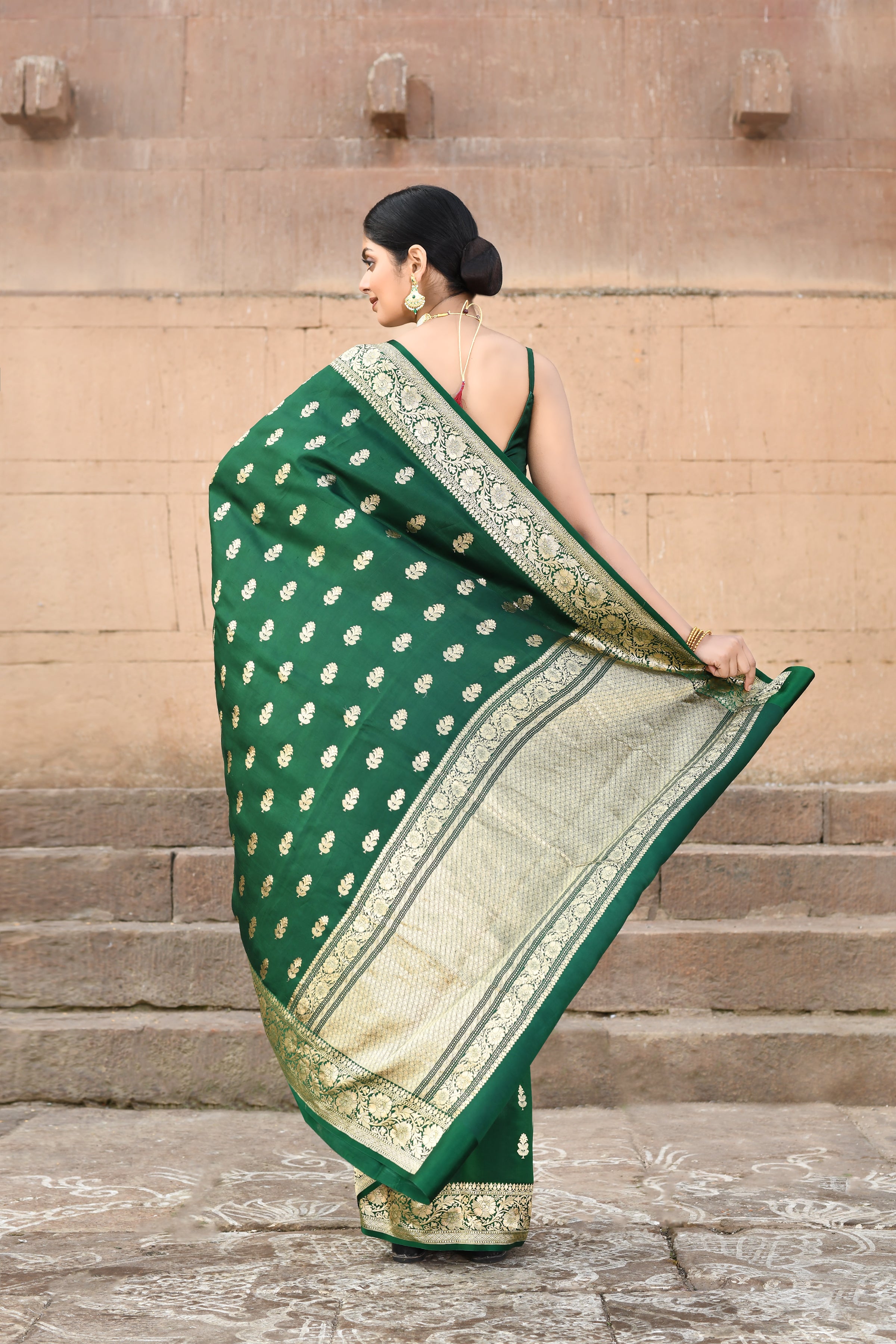 Katan Banarasi Silk Saree With Kadhua Boota And Border Katan Banarasi Silk Saree With Kadhua Boota And Border