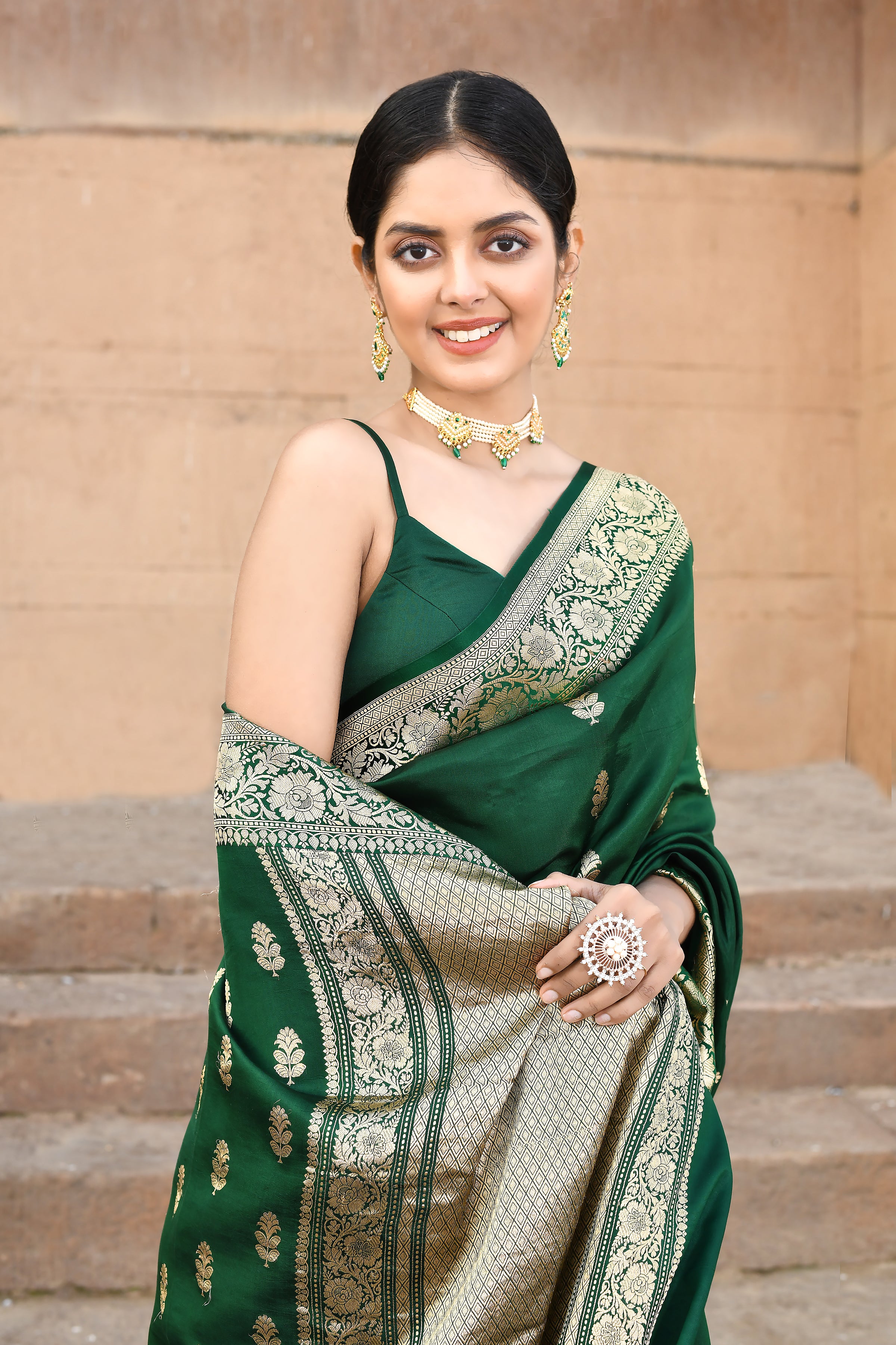 Dark Green Pure Katan Silk Banarasi Handloom Saree With Kadhua Boota and Border Dark Green Pure Katan Silk Banarasi Handloom Saree With Kadhua Boota and Border