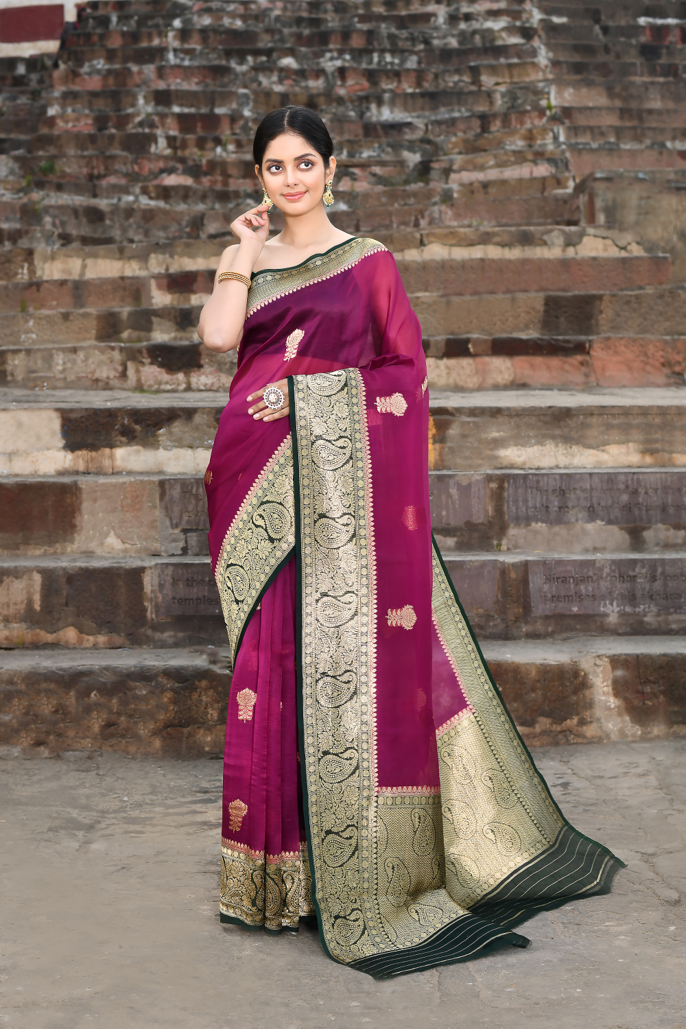 Magenta - Bottle Green Pure Kora Organza Banarasi Handloom Silk Saree Magenta - Bottle Green Pure Kora Organza Banarasi Handloom Silk Saree