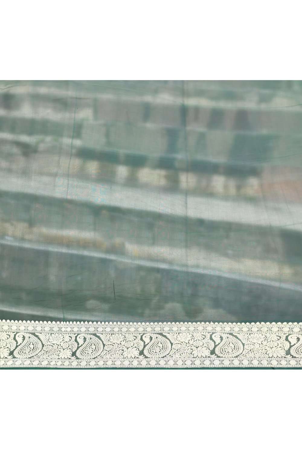 Magenta - Bottle Green Pure Kora Organza Banarasi Handloom Silk Saree Magenta - Bottle Green Pure Kora Organza Banarasi Handloom Silk Saree