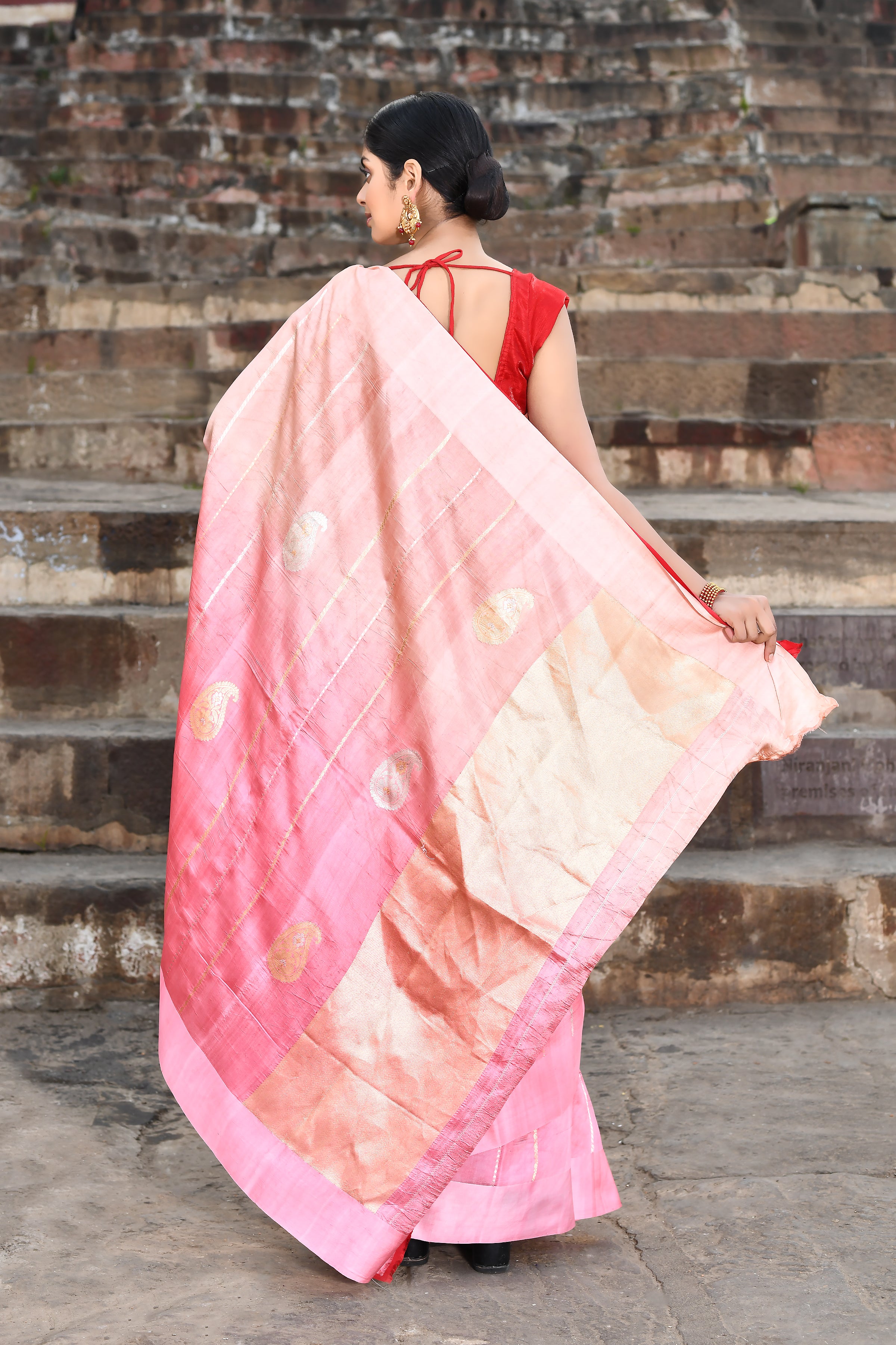 Peach - pink ombre pure katan silk banarasi handloom saree Peach - pink ombre pure katan silk banarasi handloom saree