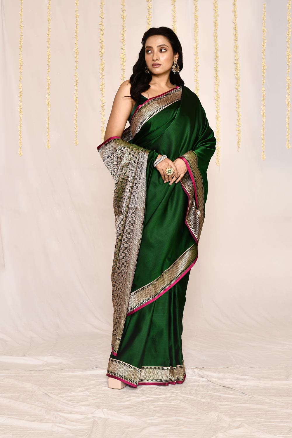 Bottle Green Semi katan Mushru Satin Banarasi Handloom Silk Saree Bottle Green Semi katan Mushru Satin Banarasi Handloom Silk Saree