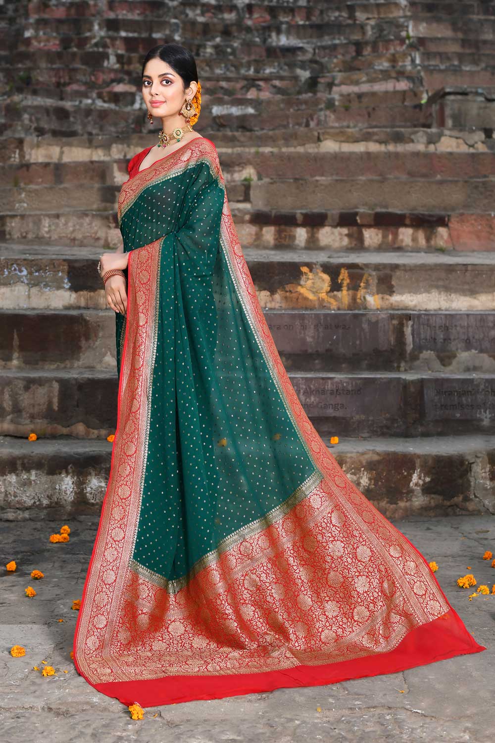 Bottle Green Pure Khaddi Georgette Banarasi Handloom Saree With Contrast Border In Red Bottle Green Pure Khaddi Georgette Banarasi Handloom Saree With Contrast Border In Red