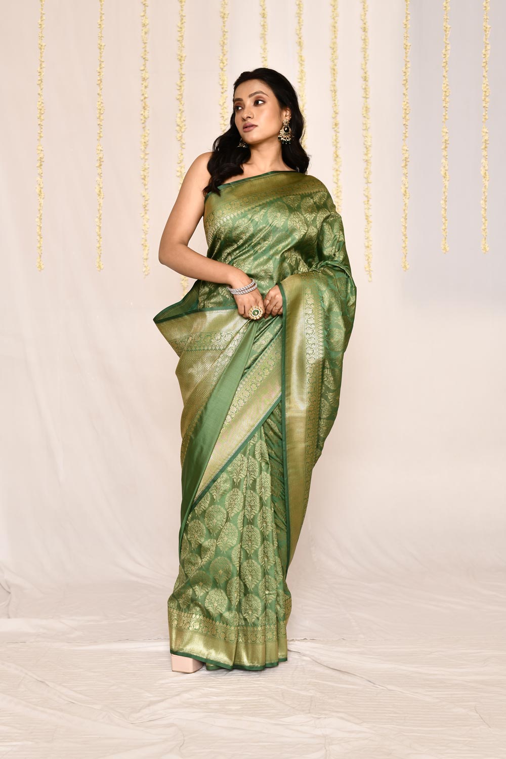 Firn Green Semi katan Mushru Satin Banarasi Handloom Silk Saree Firn Green Semi katan Mushru Satin Banarasi Handloom Silk Saree