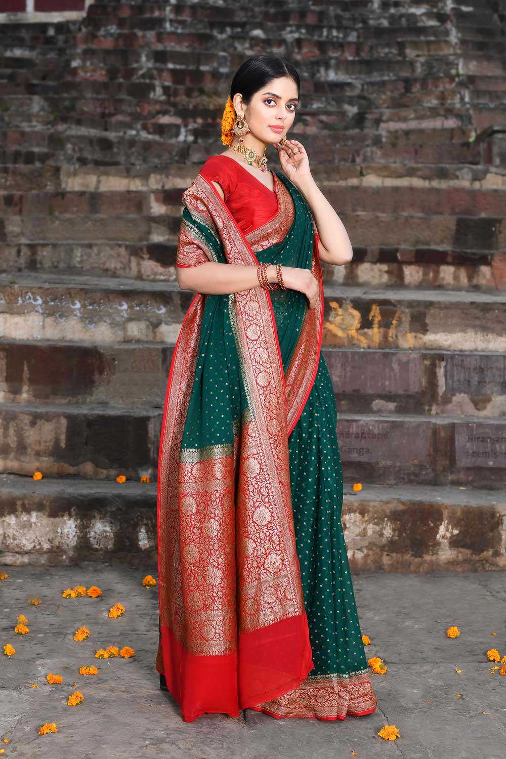 Bottle Green Pure Khaddi Georgette Banarasi Handloom Saree With Contrast Border In Red Bottle Green Pure Khaddi Georgette Banarasi Handloom Saree With Contrast Border In Red