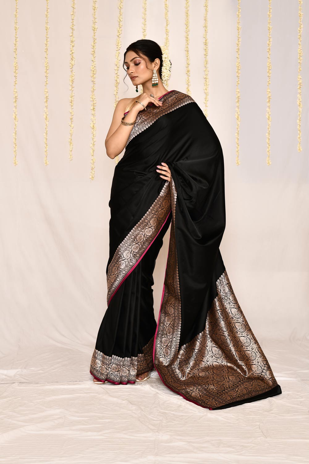 Black Semi Katan Mushru Satin Silk Banarasi Handloom Saree Black Semi Katan Mushru Satin Silk Banarasi Handloom Saree
