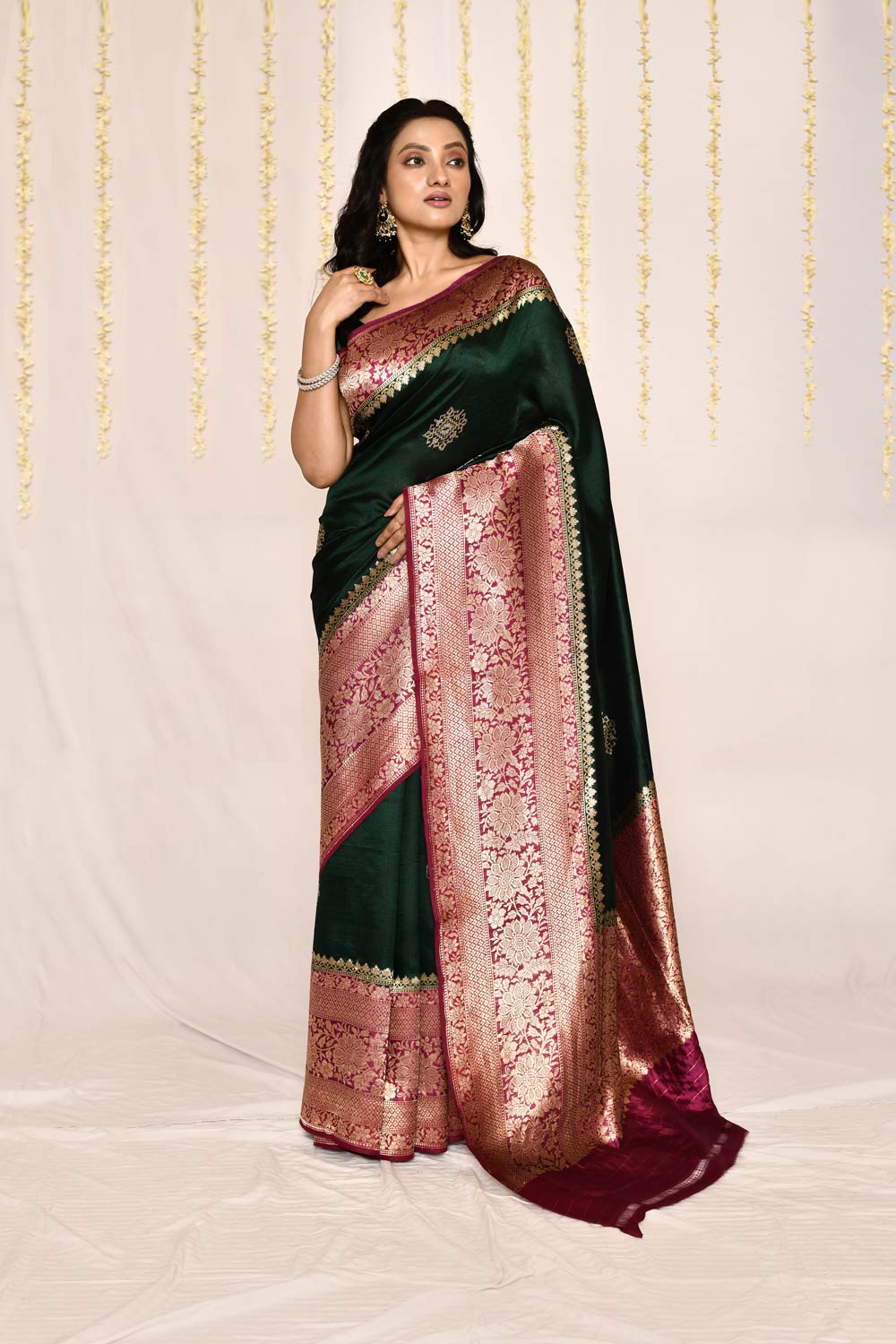 Bottle Green - Pure Katan Silk Banarasi Handloom Silk Saree Bottle Green - Pure Katan Silk Banarasi Handloom Silk Saree