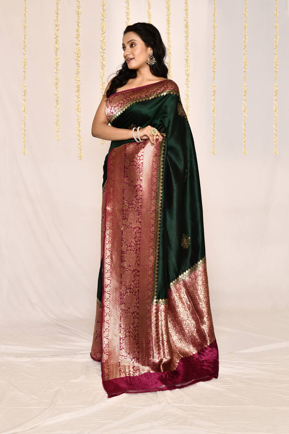 Bottle Green - Pure Katan Silk Banarasi Handloom Silk Saree Bottle Green - Pure Katan Silk Banarasi Handloom Silk Saree