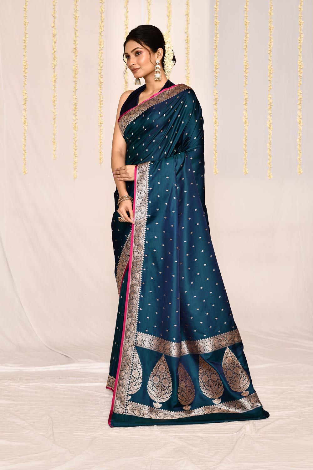 Teal - Semi katan Mushru Satin Banarasi Handloom Silk Saree Teal - Semi katan Mushru Satin Banarasi Handloom Silk Saree