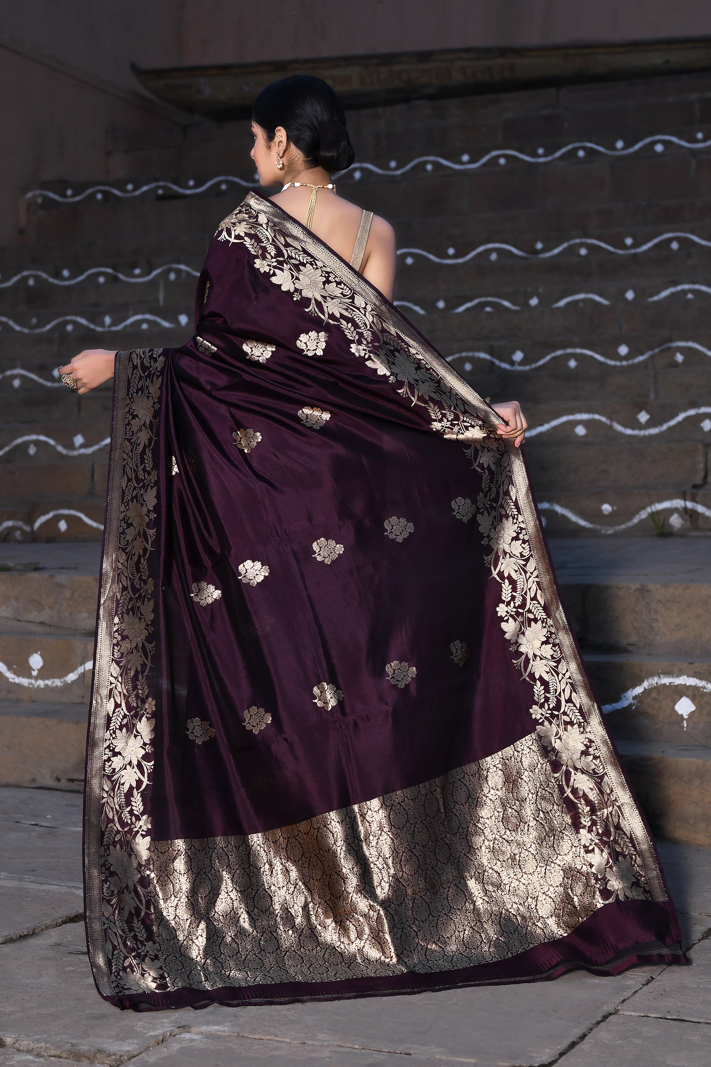 Chocolate Wine Pure Katan Silk Banarasi Handloom Saree Chocolate Wine Pure Katan Silk Banarasi Handloom Saree