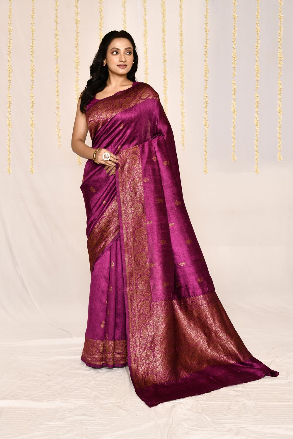 Magenta Pure Tussar Silk Banarasi Handloom Saree Magenta Pure Tussar Silk Banarasi Handloom Saree
