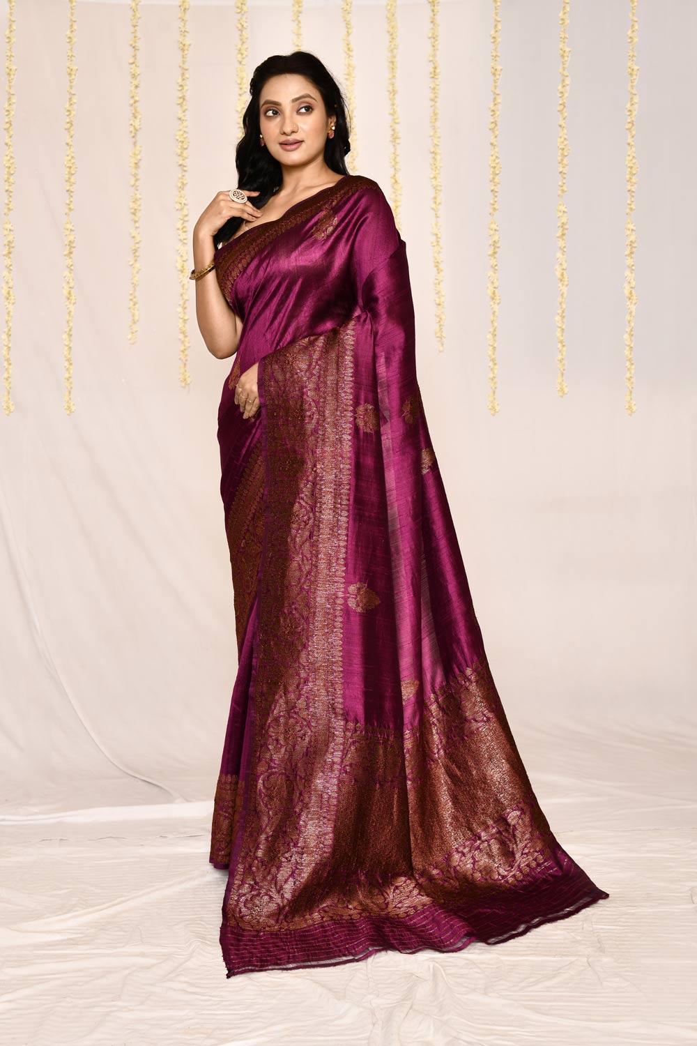 Magenta Pure Tussar Silk Banarasi Handloom Silk Saree Magenta Pure Tussar Silk Banarasi Handloom Silk Saree