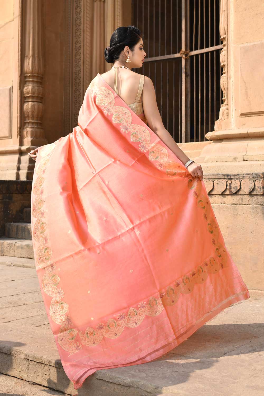 Peach Pure Katan Silk Banarasi Handloom Saree With Scalloped Meenakari Border Peach Pure Katan Silk Banarasi Handloom Saree With Scalloped Meenakari Border