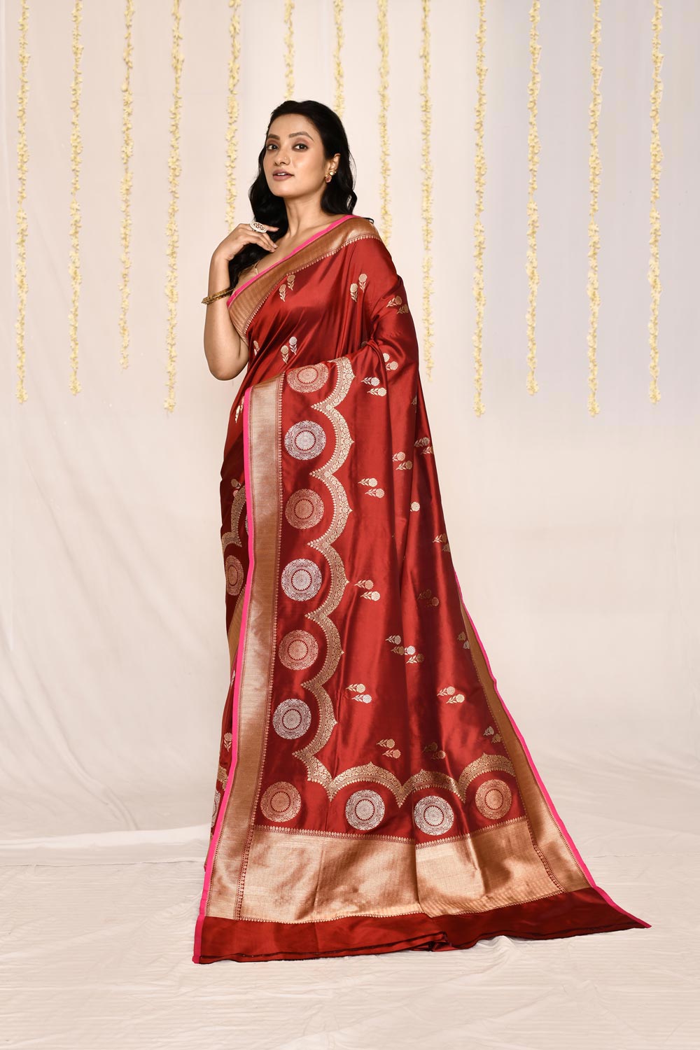 Rust - Red Pure Katan Silk Banarasi Handloom Silk Saree Rust - Red Pure Katan Silk Banarasi Handloom Silk Saree