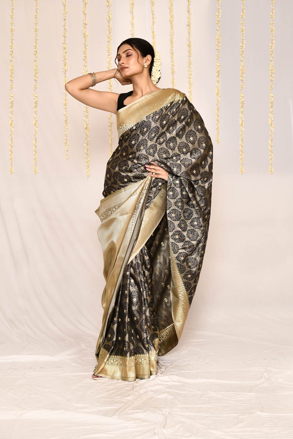 Ash Grey Semi Katan Mushru Satin Banarasi Handloom Silk Saree Ash Grey Semi Katan Mushru Satin Banarasi Handloom Silk Saree