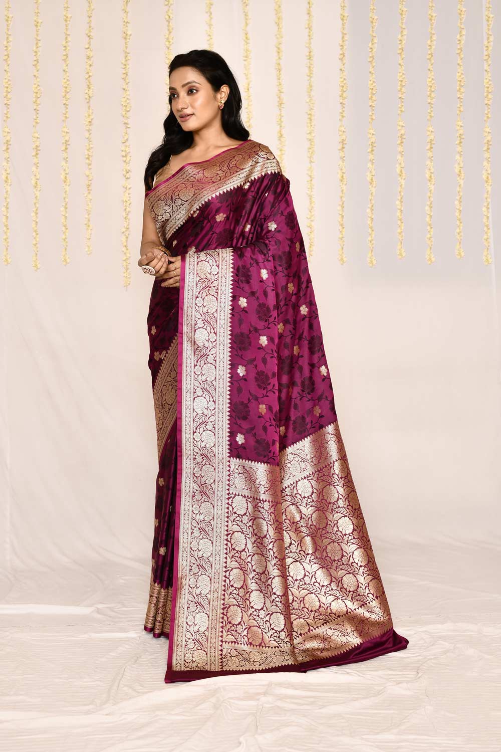 Magenta Pink Semi Katan Mushru Satin Banarasi Handloom Silk Saree Magenta Pink Semi Katan Mushru Satin Banarasi Handloom Silk Saree