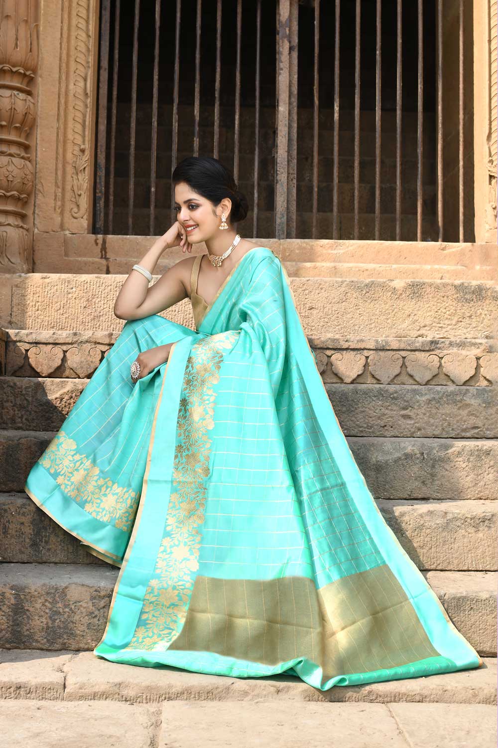 Turquoise Pure Katan Silk Banarasi Handloom Saree With kadhua Border Turquoise Pure Katan Silk Banarasi Handloom Saree With kadhua Border
