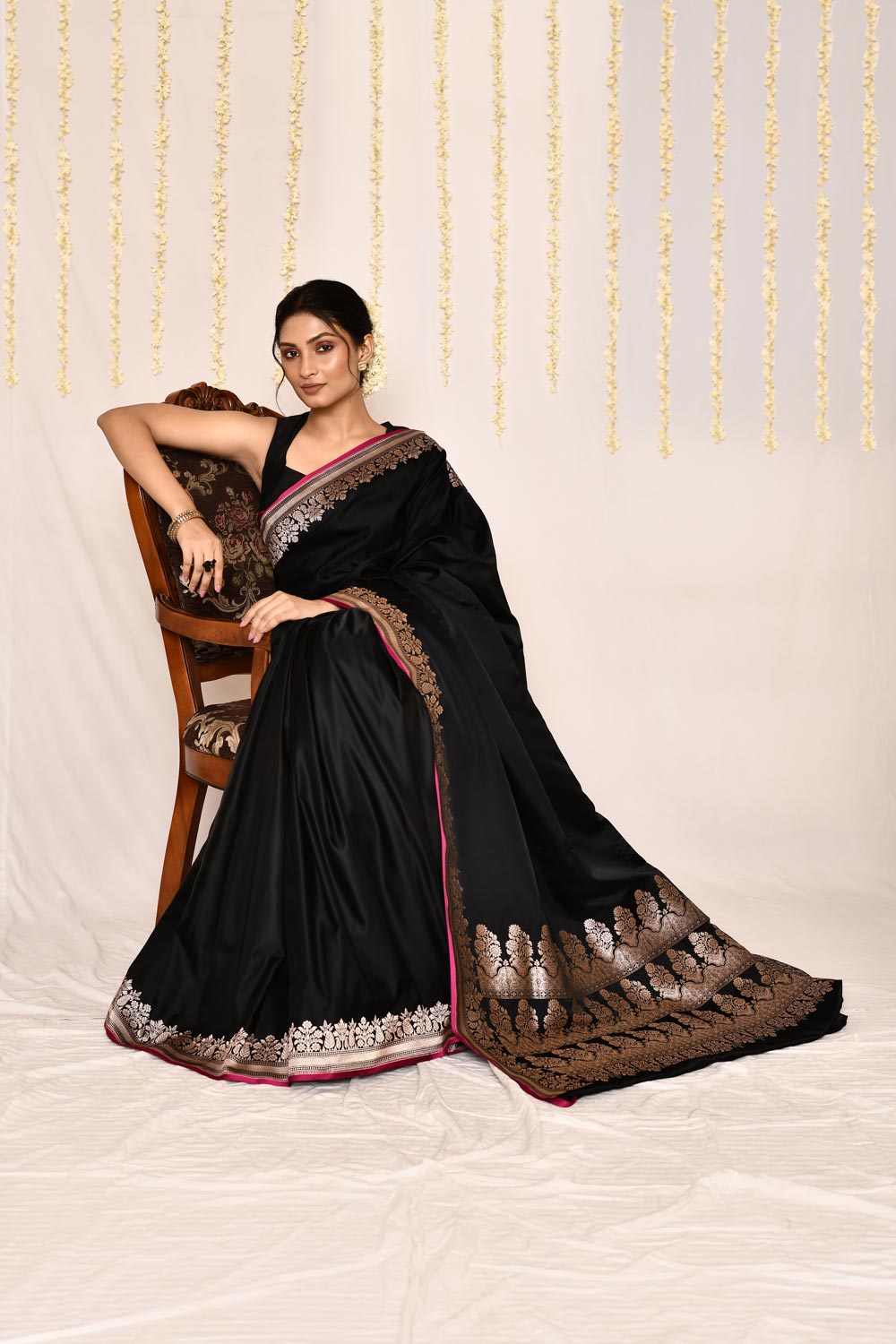 Black Semi Katan Mushru Satin Banarasi Handloom Silk Saree Black Semi Katan Mushru Satin Banarasi Handloom Silk Saree