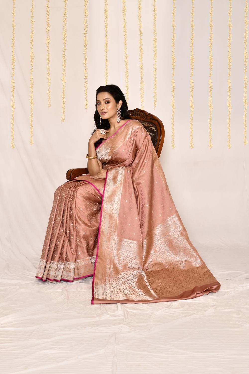 Old Rose Gold Semi Katan Mushru Satin Banarasi Handloom Silk Saree Old Rose Gold Semi Katan Mushru Satin Banarasi Handloom Silk Saree