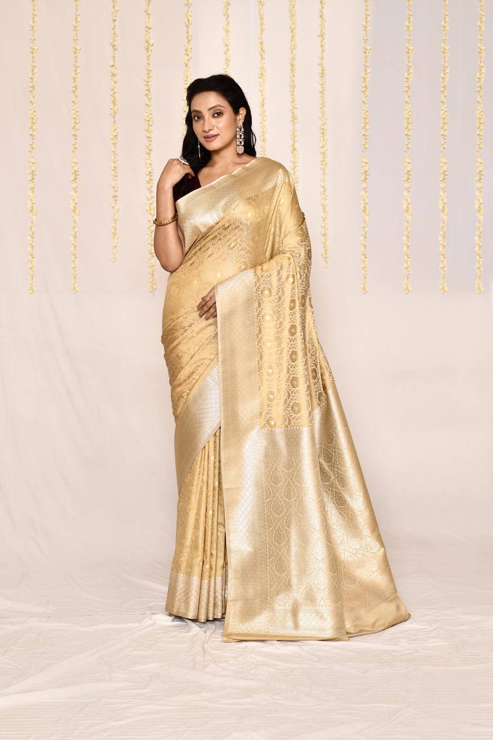 Beige -Tussar Semi Katan Mushru Satin Banarasi Handloom Siilk Saree Beige -Tussar Semi Katan Mushru Satin Banarasi Handloom Siilk Saree