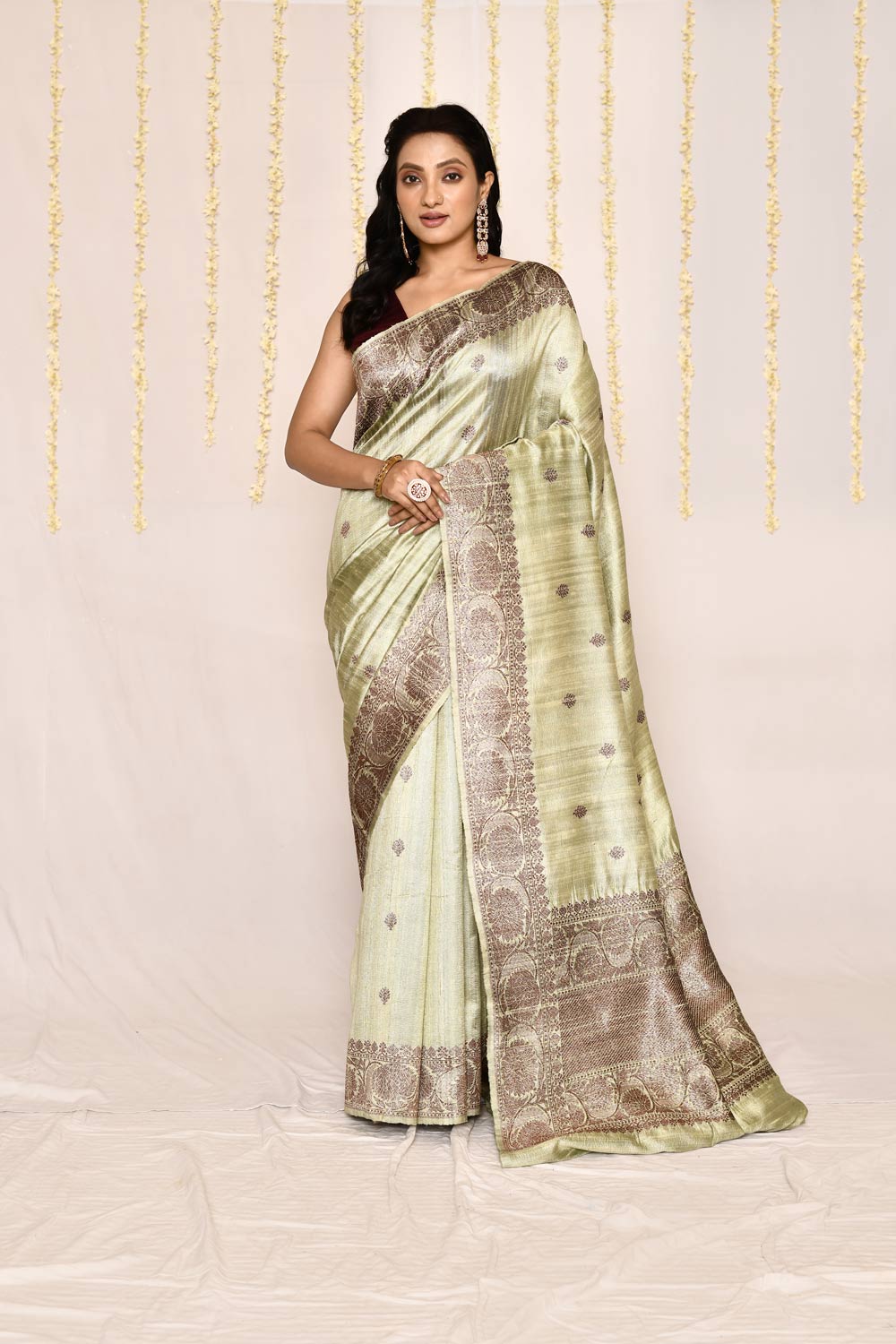 Pista Green Pure tussar Silk Banarasi Handloom Silk Saree Pista Green Pure tussar Silk Banarasi Handloom Silk Saree