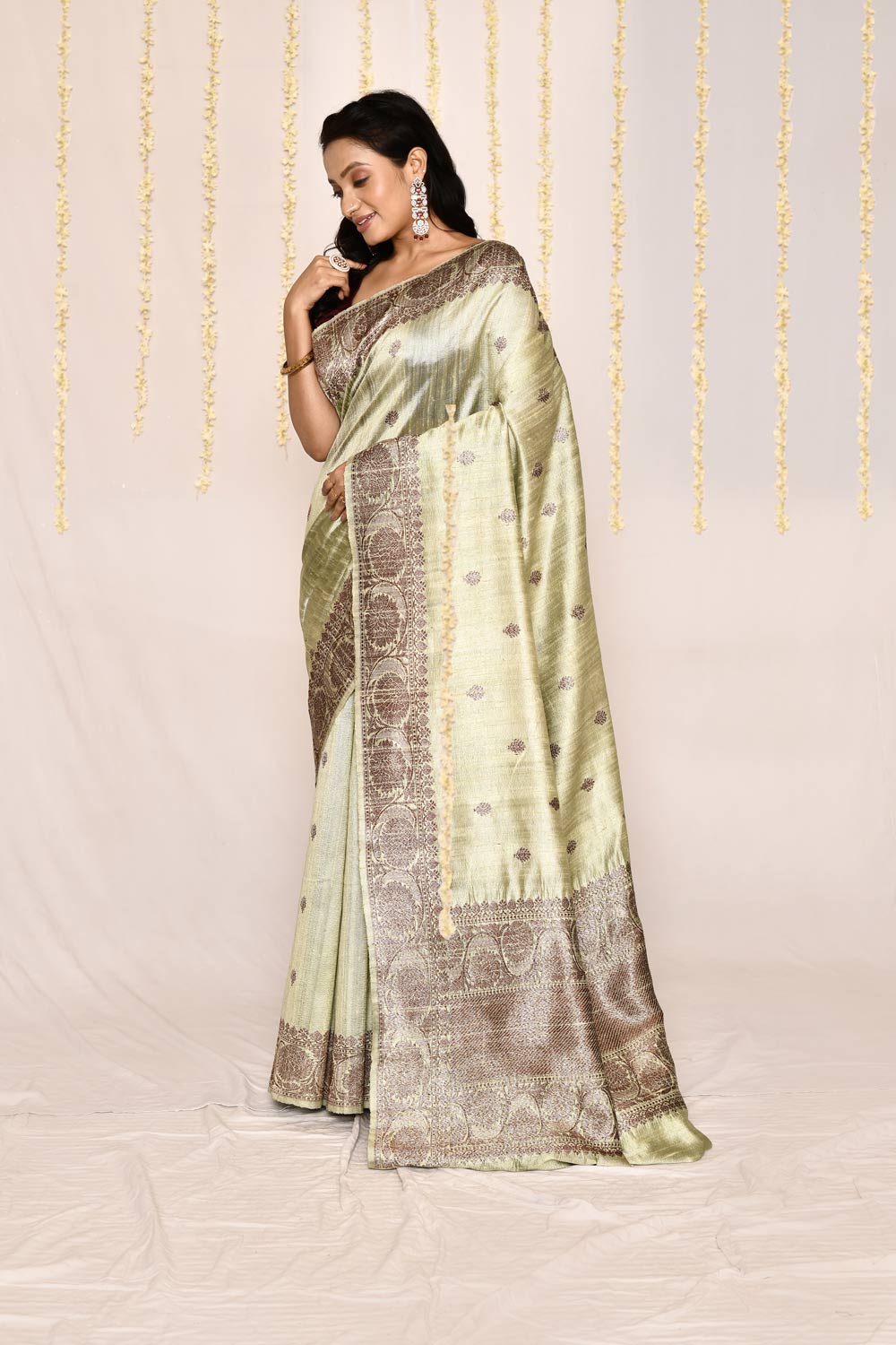 Pista Green Pure tussar Silk Banarasi Handloom Silk Saree Pista Green Pure tussar Silk Banarasi Handloom Silk Saree