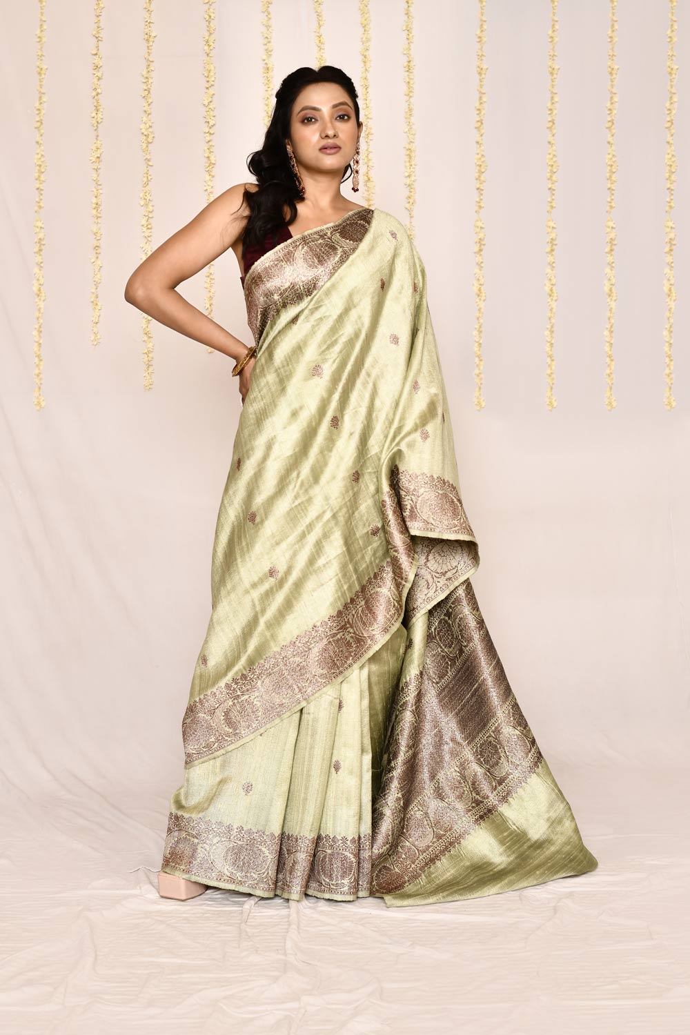 Pista Green Pure tussar Silk Banarasi Handloom Silk Saree Pista Green Pure tussar Silk Banarasi Handloom Silk Saree