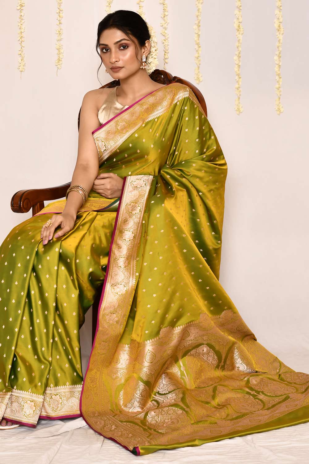 Mustard Green - Semi Katan Mushru Satin Banarasi Handloom Saree Mustard Green - Semi Katan Mushru Satin Banarasi Handloom Saree