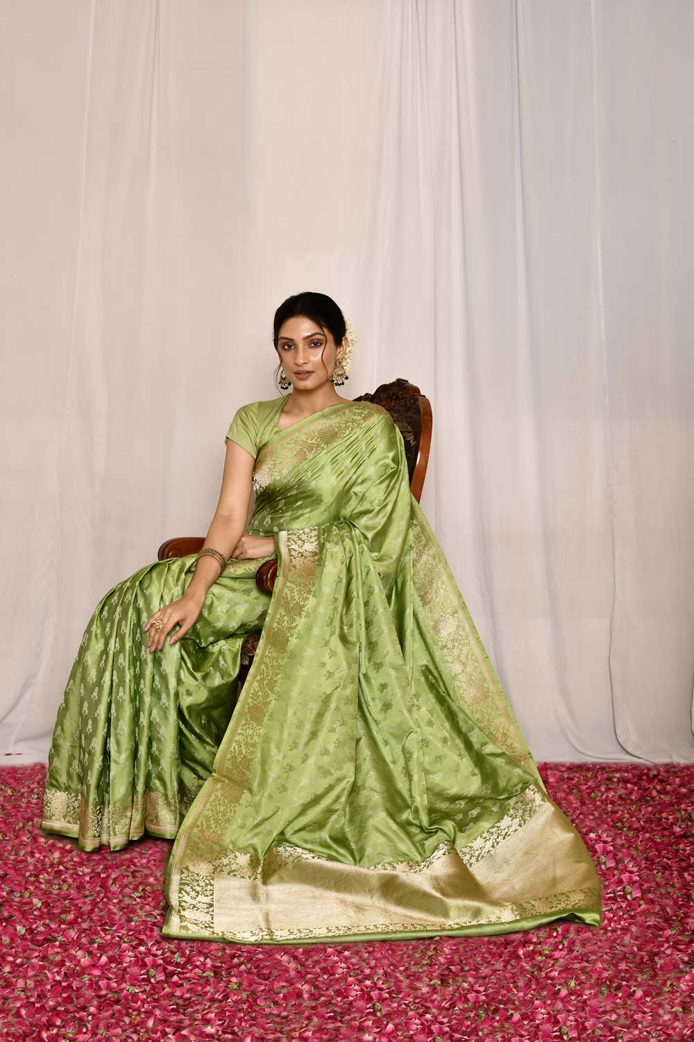 Pista Green Pure Katan Mushru Silk Banarasi Tanchoi Handloom Silk Saree Pista Green Pure Katan Mushru Silk Banarasi Tanchoi Handloom Silk Saree