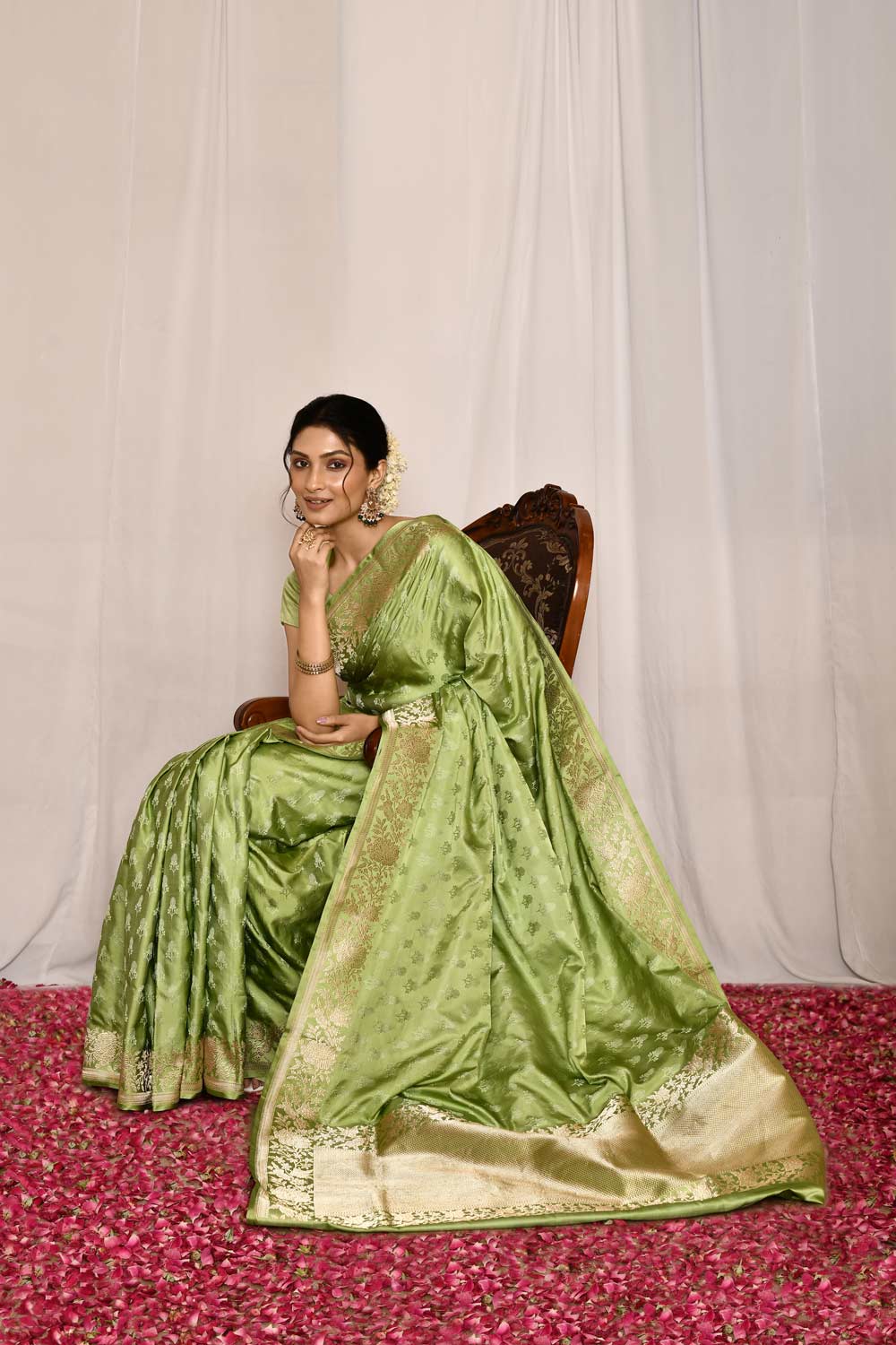 Pista Green Pure Katan Mushru Silk Banarasi Tanchoi Handloom Silk Saree Pista Green Pure Katan Mushru Silk Banarasi Tanchoi Handloom Silk Saree