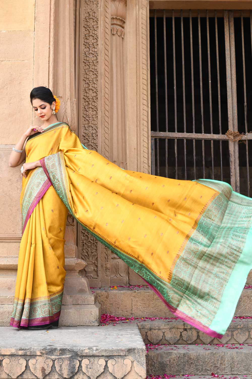 tussar Silk Kadhua Banarasi Handloom Saree With Blouse tussar Silk Kadhua Banarasi Handloom Saree With Blouse