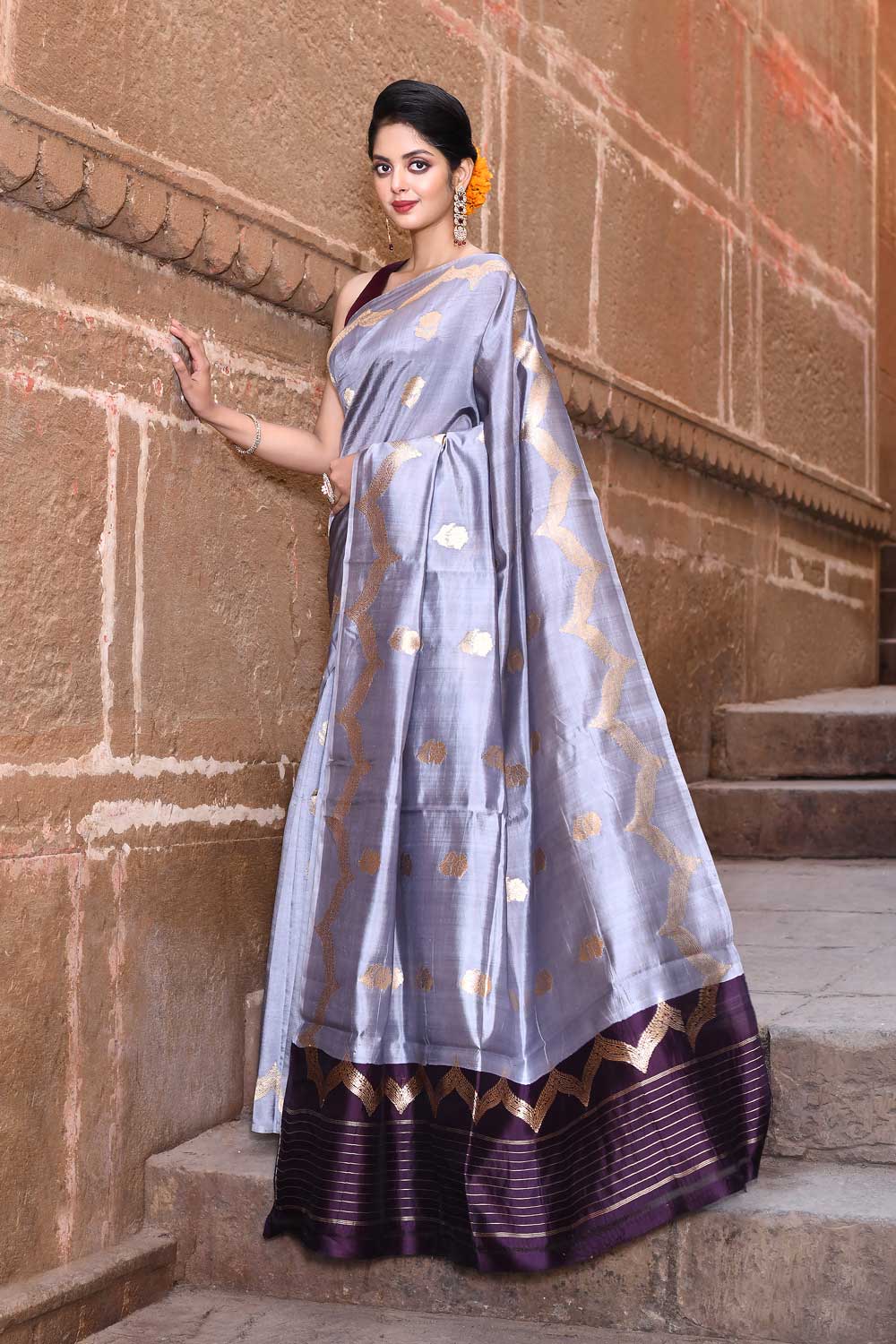 Grey Pure Katan Silk Banarasi Handloom Saree With Kadhua Boota Grey Pure Katan Silk Banarasi Handloom Saree With Kadhua Boota